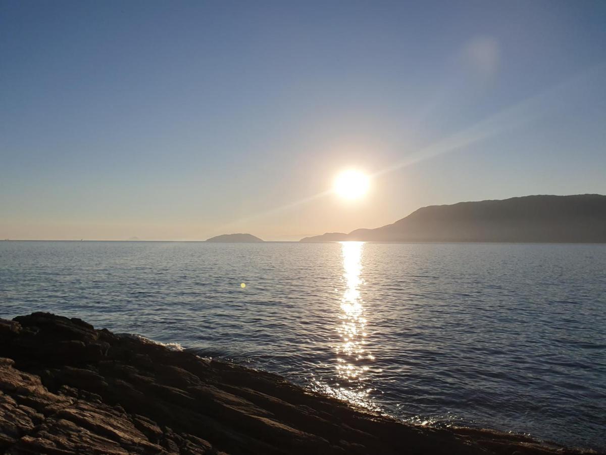 Bangalo Com Vista Para O Mar No Condominio Yacamim Ilhabela Praia Do Curral Eksteriør bilde